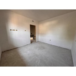 TRE LOCALI CON GIARDINO_O1
