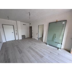 TRE LOCALI CON GIARDINO_O1