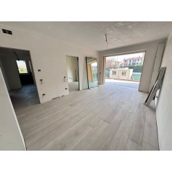 TRE LOCALI CON GIARDINO_O1