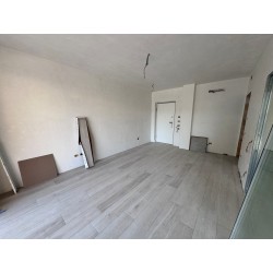 TRE LOCALI CON GIARDINO_O1