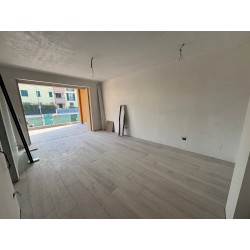 TRE LOCALI CON GIARDINO_O1