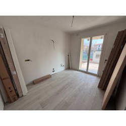 TRE LOCALI CON GIARDINO_O1