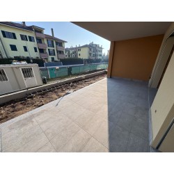 TRE LOCALI CON GIARDINO_O1