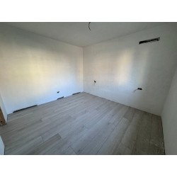 TRE LOCALI CON GIARDINO_O1