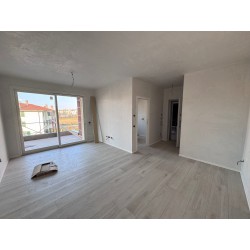 TRE LOCALI CON GIARDINO_O12