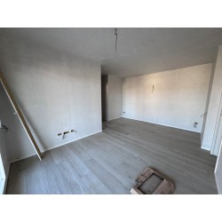 TRE LOCALI CON GIARDINO_O12