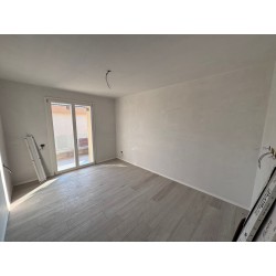 TRE LOCALI CON GIARDINO_O12