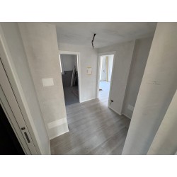 TRE LOCALI CON GIARDINO_O12