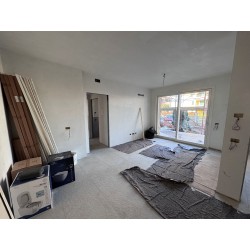 TRE LOCALI CON GIARDINO_O4