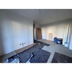 TRE LOCALI CON GIARDINO_O4